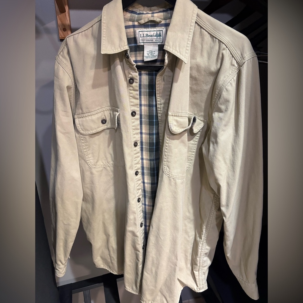 LL Bean Men’s Flannel Lined Shirt Jacket Size Medium Tall in Like New Condition